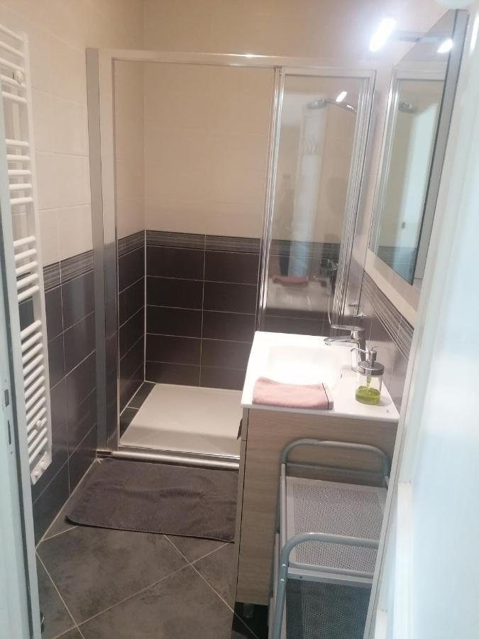 Chez La Reg'- Aux Pieds De La Cathedrale Apartment Реймс Екстериор снимка