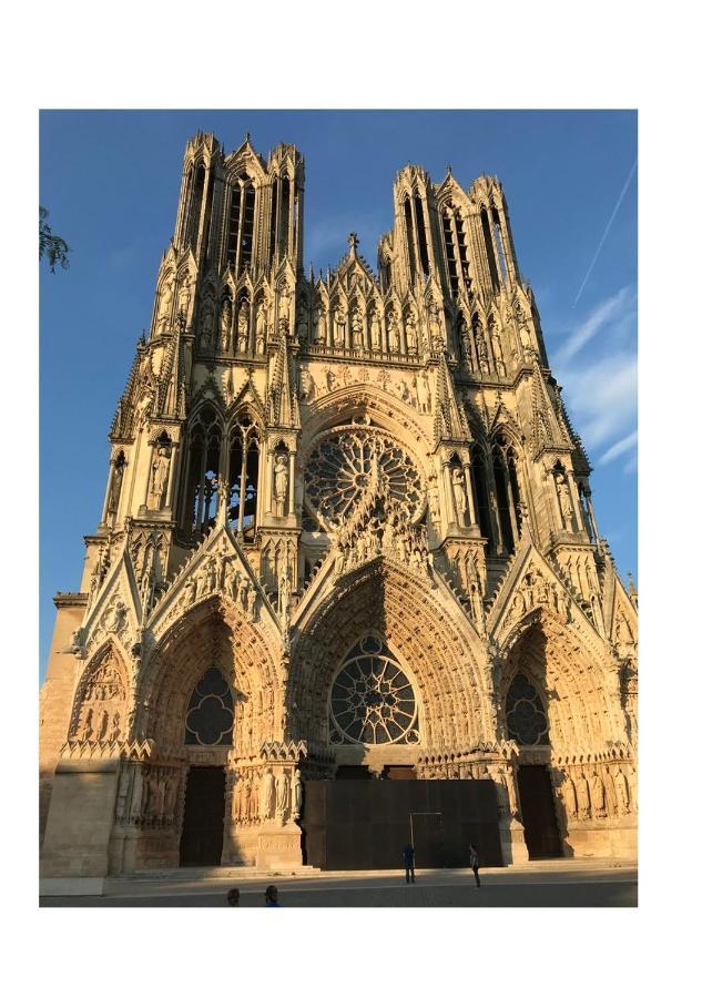 Chez La Reg'- Aux Pieds De La Cathedrale Apartment Реймс Екстериор снимка